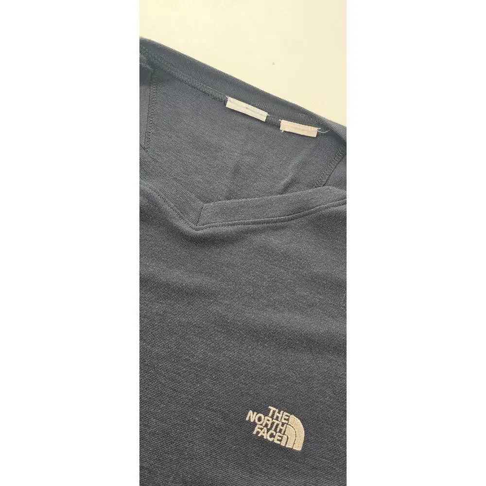 The North Face XL (?) Navy v neck knit pullover minimalist casual preppy